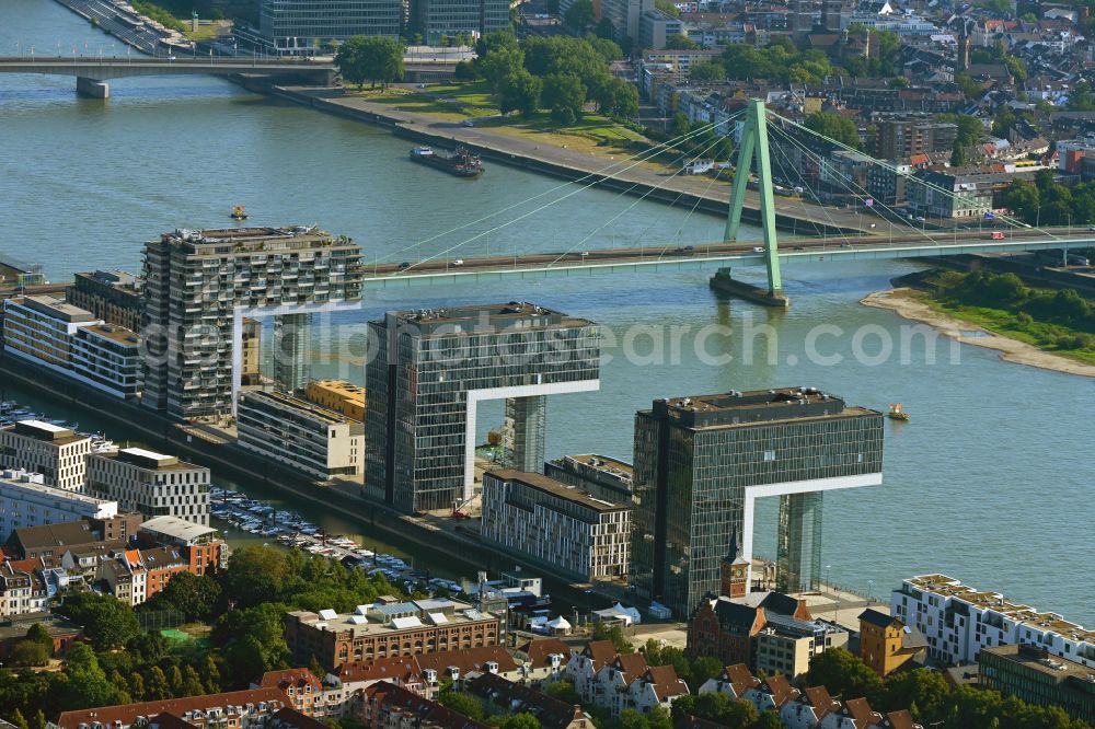 Köln from above - Residential area of a multi-family house settlement Kranhaeuser on the bank and river of the Rhine river in the district Innenstadt in Cologne in the state North Rhine-Westphalia, Germany