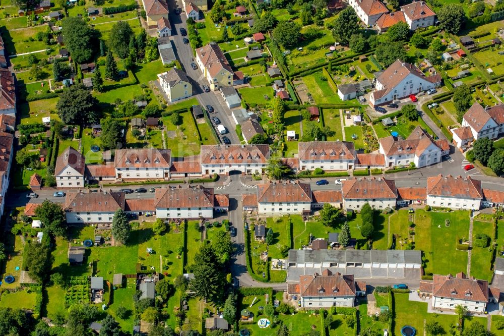 Schwerte from the bird's eye view: Residential area of the multi-family house settlement Kreinbergsiedlung in Schwerte in the state North Rhine-Westphalia