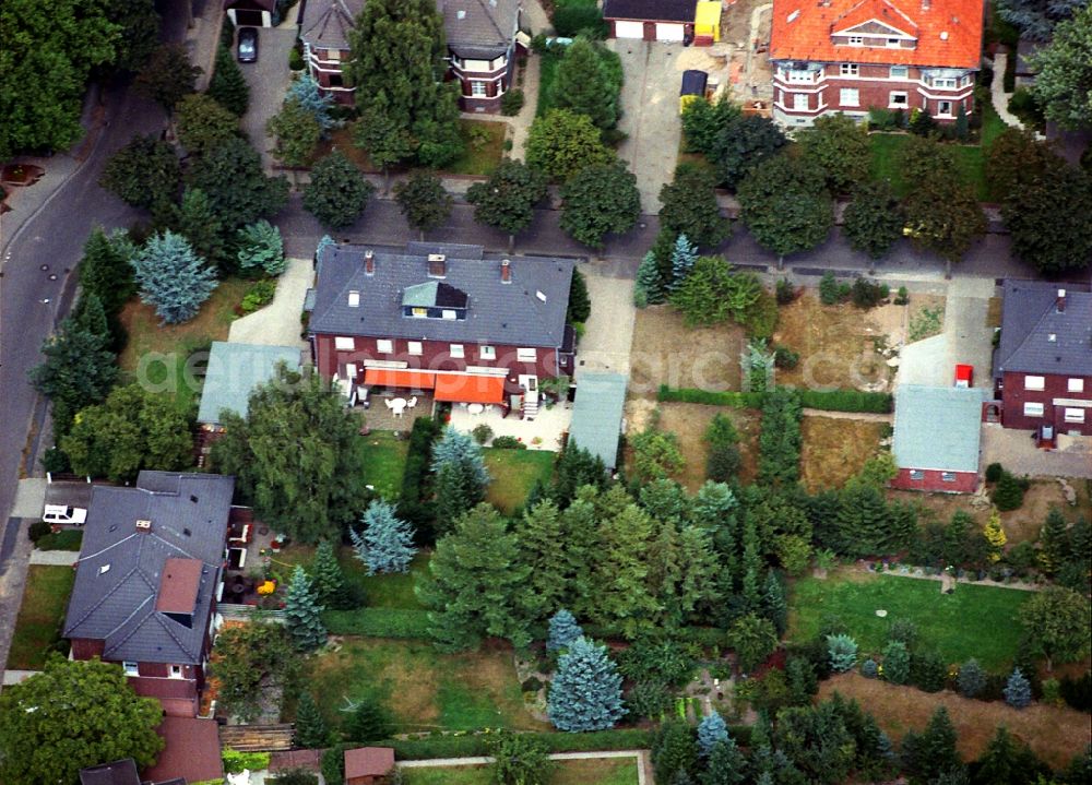 Aerial photograph Kamp-Lintfort - Residential area of the multi-family house settlement an der Kruemmerstrasse in Kamp-Lintfort in the state North Rhine-Westphalia