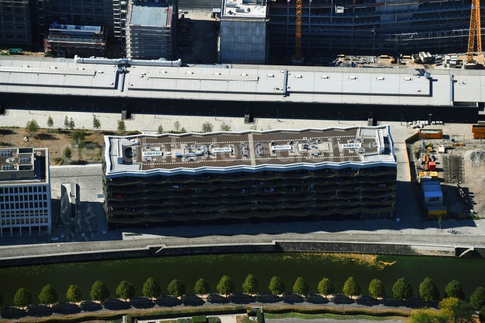 Aerial photograph Berlin - Residential area of the multi-family house settlement KunstCampus Am Honburger Bahnhof in Berlin, Germany