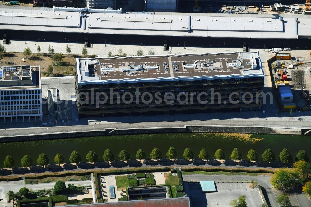 Aerial photograph Berlin - Residential area of the multi-family house settlement KunstCampus Am Honburger Bahnhof in Berlin, Germany