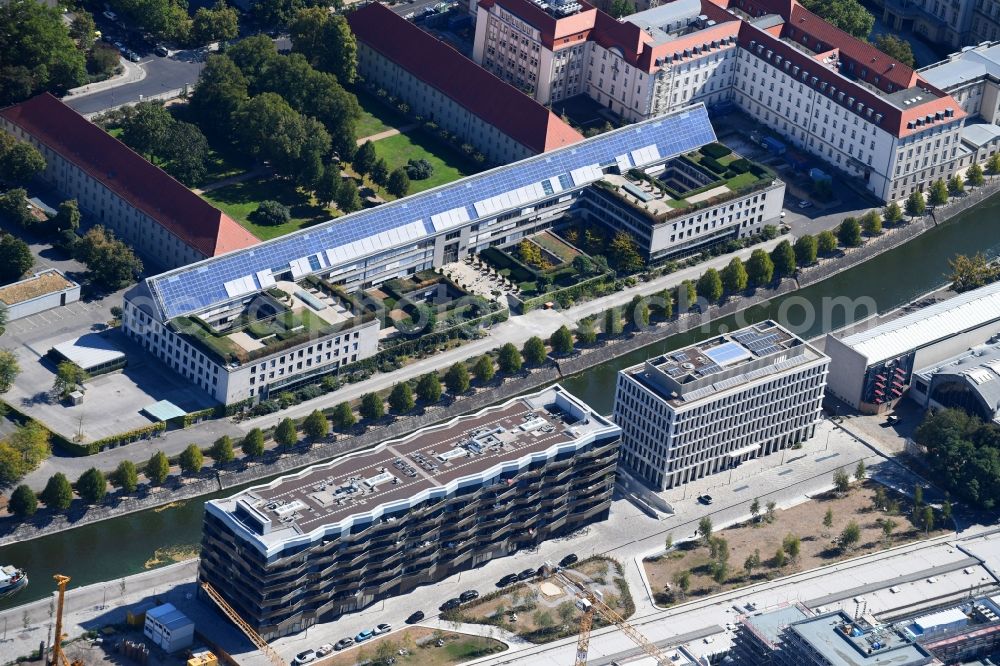 Berlin from above - Residential area of the multi-family house settlement KunstCampus Am Honburger Bahnhof in Berlin, Germany