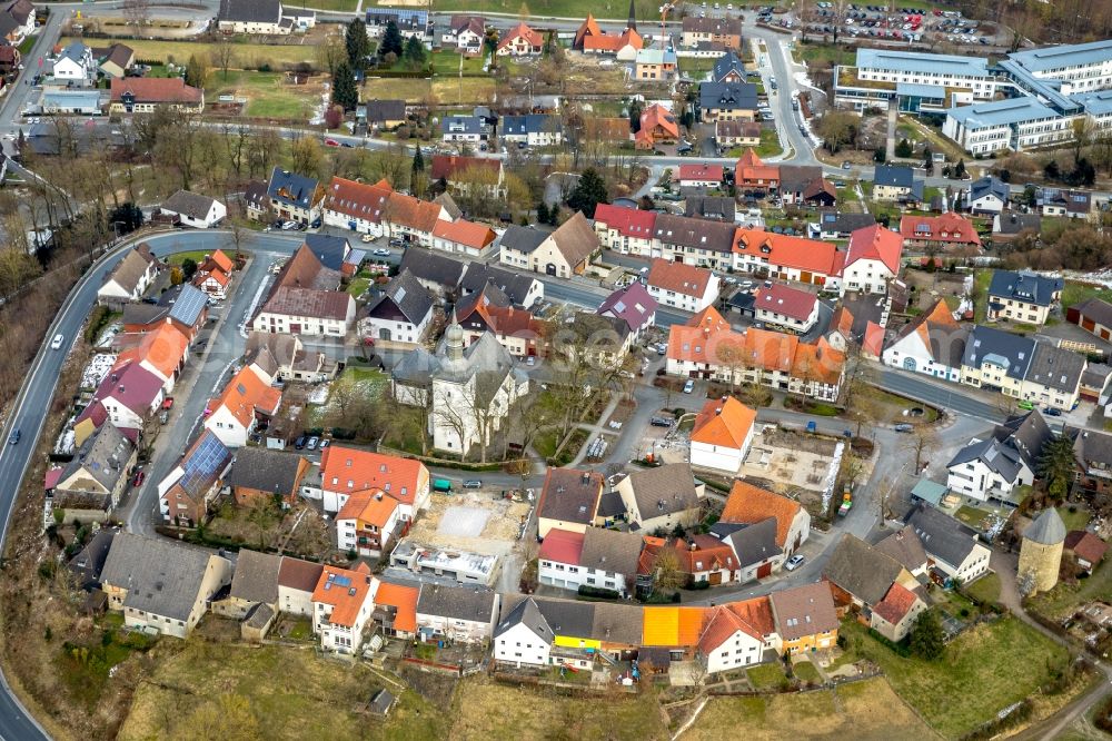 Aerial photograph Bad Wünnenberg - Residential area of the multi-family house settlement on Landstrasse 480 in the district Leiberg in Bad Wuennenberg in the state North Rhine-Westphalia, Germany