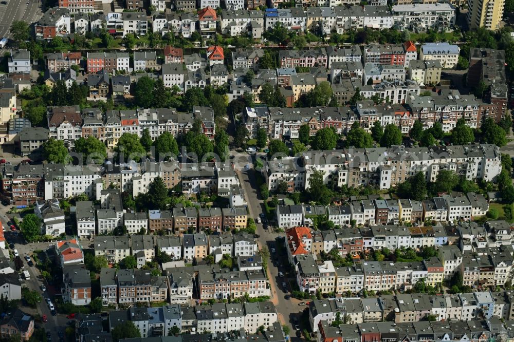 Lübeck from above - Residential area of the multi-family house settlement along the Zietenstrasse in Luebeck in the state Schleswig-Holstein, Germany