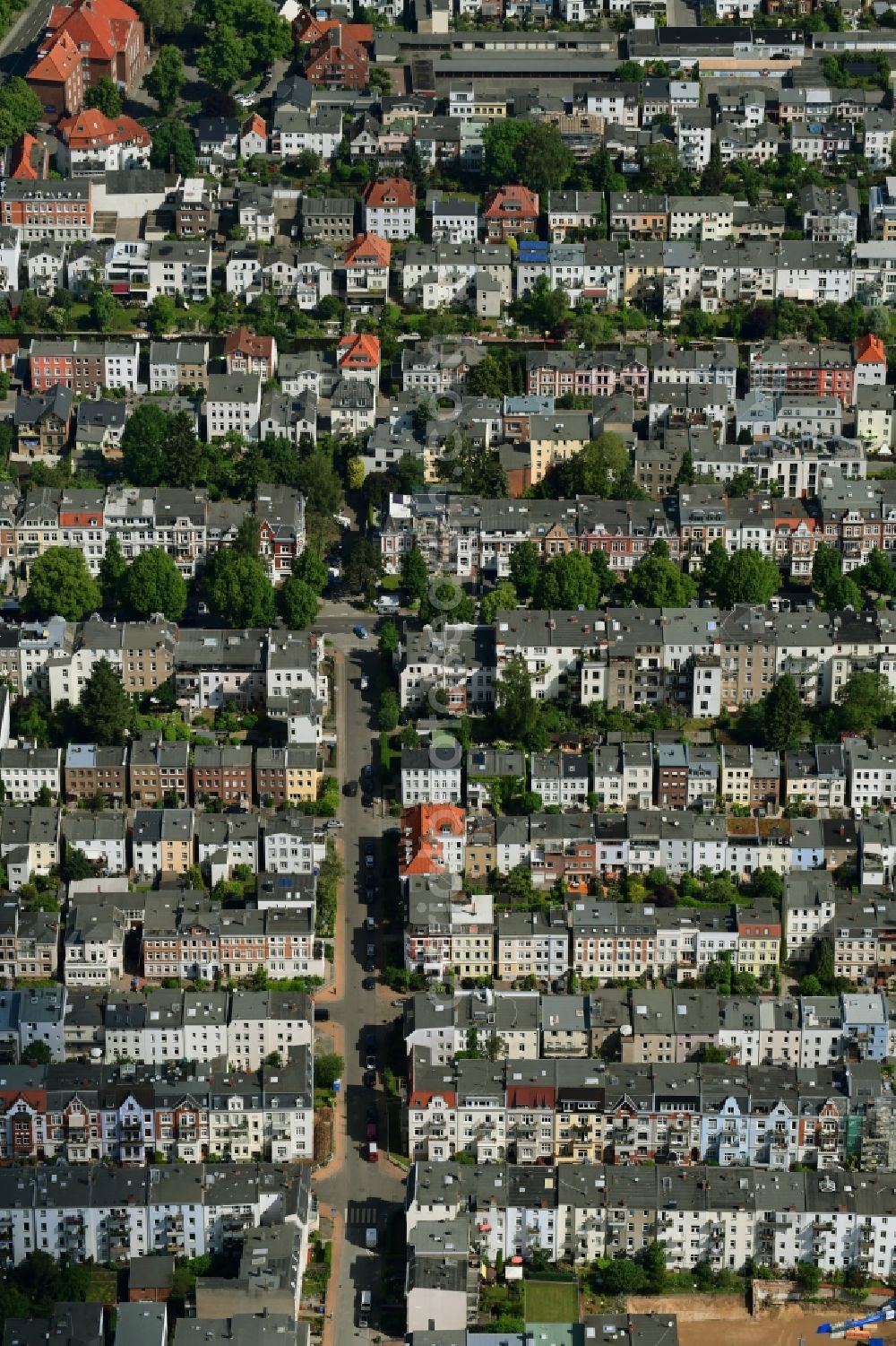 Lübeck from the bird's eye view: Residential area of the multi-family house settlement along the Zietenstrasse in Luebeck in the state Schleswig-Holstein, Germany