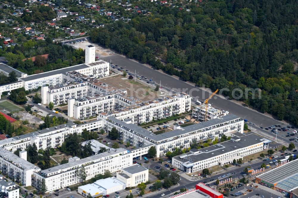 Berlin from above - Residential area of the multi-family house settlement Lesley Lofts on Platz of 4. Juli between Goerzallee and Osteweg in the district Steglitz in Berlin, Germany