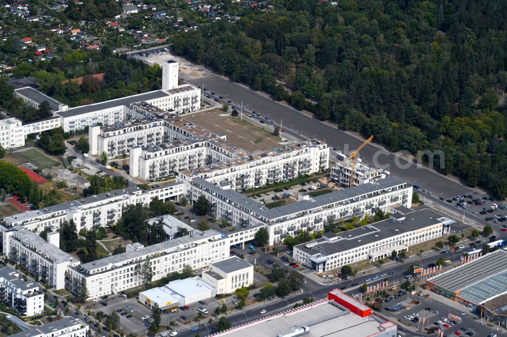 Aerial image Berlin - Residential area of the multi-family house settlement Lesley Lofts on Platz of 4. Juli between Goerzallee and Osteweg in the district Steglitz in Berlin, Germany