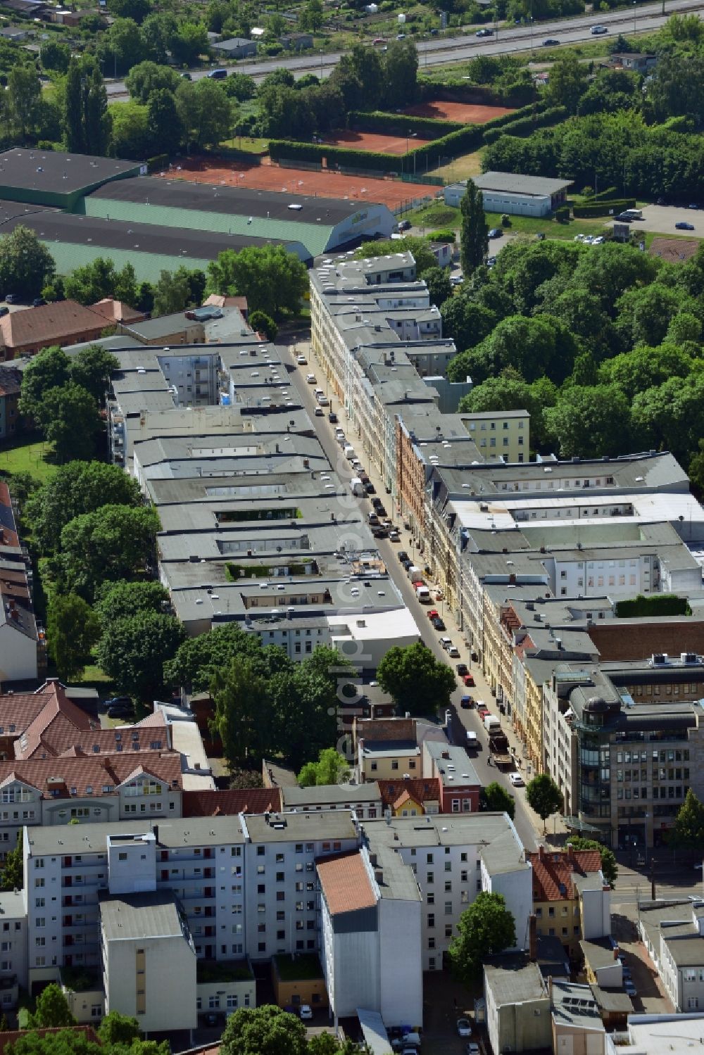 Aerial image Magdeburg - Roof and wall structures in residential area of a multi-family house settlement Heidestrasse in Magdeburg in the state Saxony-Anhalt