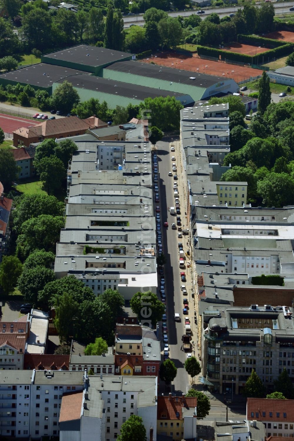 Magdeburg from above - Roof and wall structures in residential area of a multi-family house settlement Heidestrasse in Magdeburg in the state Saxony-Anhalt