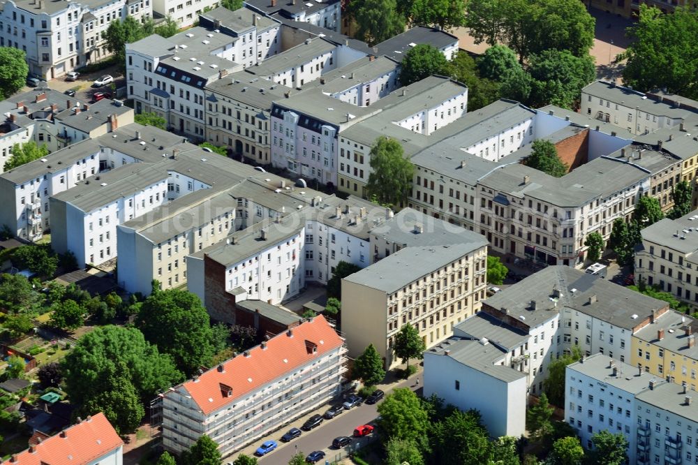 Aerial photograph Magdeburg - Roof and wall structures in residential area of a multi-family house settlement Wolfenbuetteler Strasse in Magdeburg in the state Saxony-Anhalt