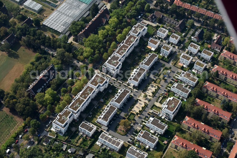 Aerial image Berlin - Residential area of a multi-family house settlement Magnolienring in Berlin