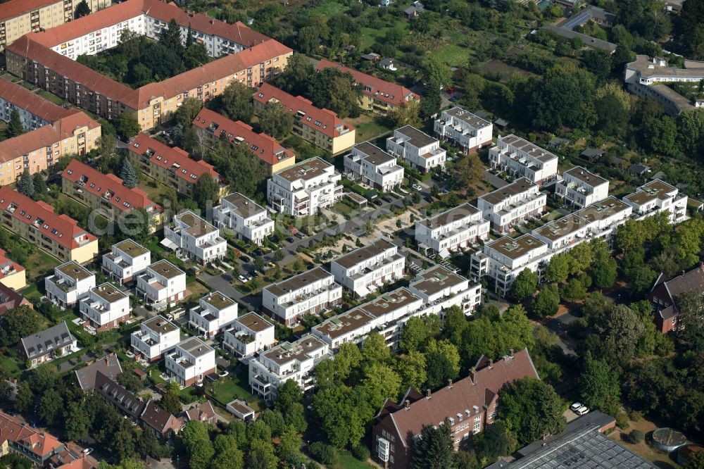 Aerial photograph Berlin - Residential area of a multi-family house settlement in the street am Magnolienring in Berlin