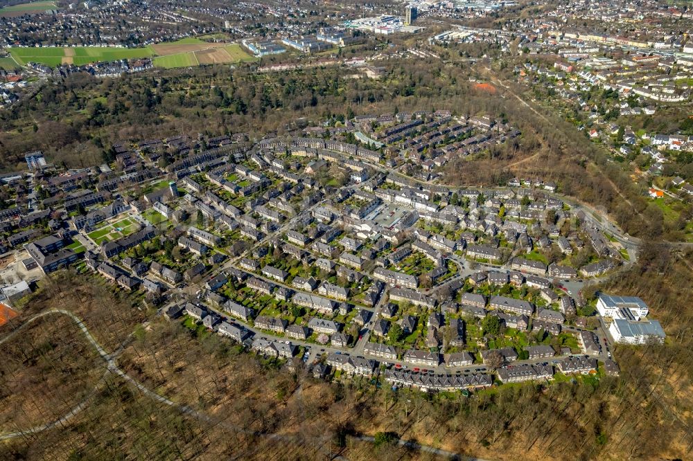 Aerial photograph Essen - Residential area of the multi-family house settlement Margarethenhoehe in Essen in the state North Rhine-Westphalia