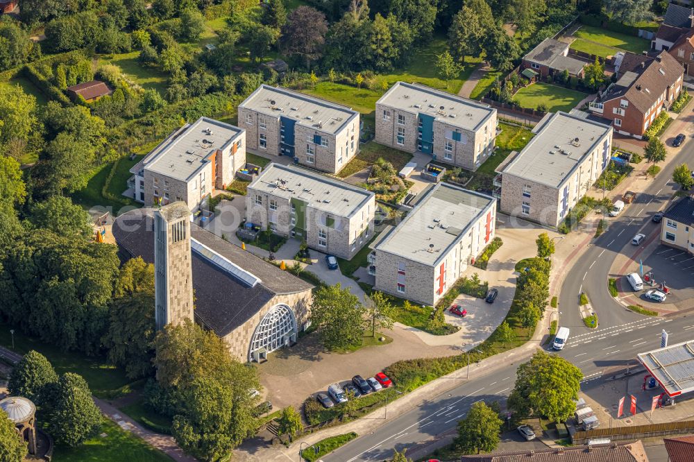 Beckum from above - Residential area of the multi-family house settlement Martins Quartier on street Muehlenweg in Beckum at Ruhrgebiet in the state North Rhine-Westphalia, Germany