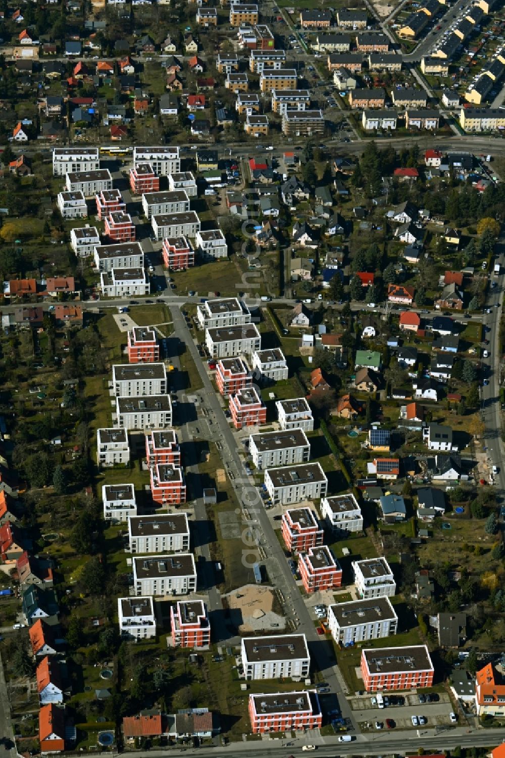 Aerial photograph Berlin - Residential area of the multi-family house settlement Massholderweg - Rubusweg - Betulaweg in the district Altglienicke in Berlin, Germany