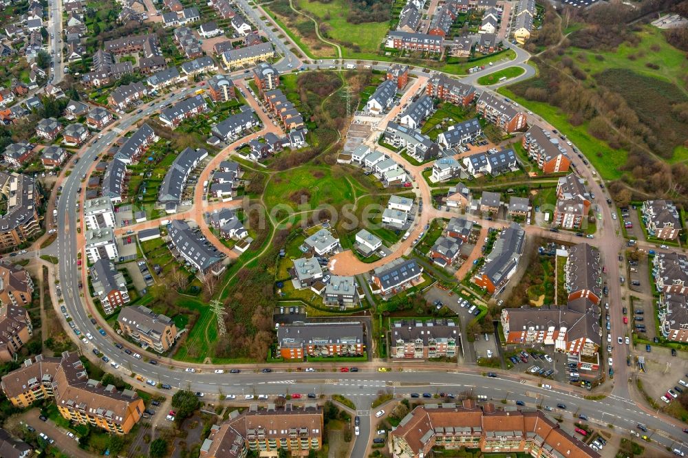 Aerial photograph Mülheim an der Ruhr - Residential area of a multi-family house settlement Luxemburger Allee in Muelheim an der Ruhr in the state North Rhine-Westphalia