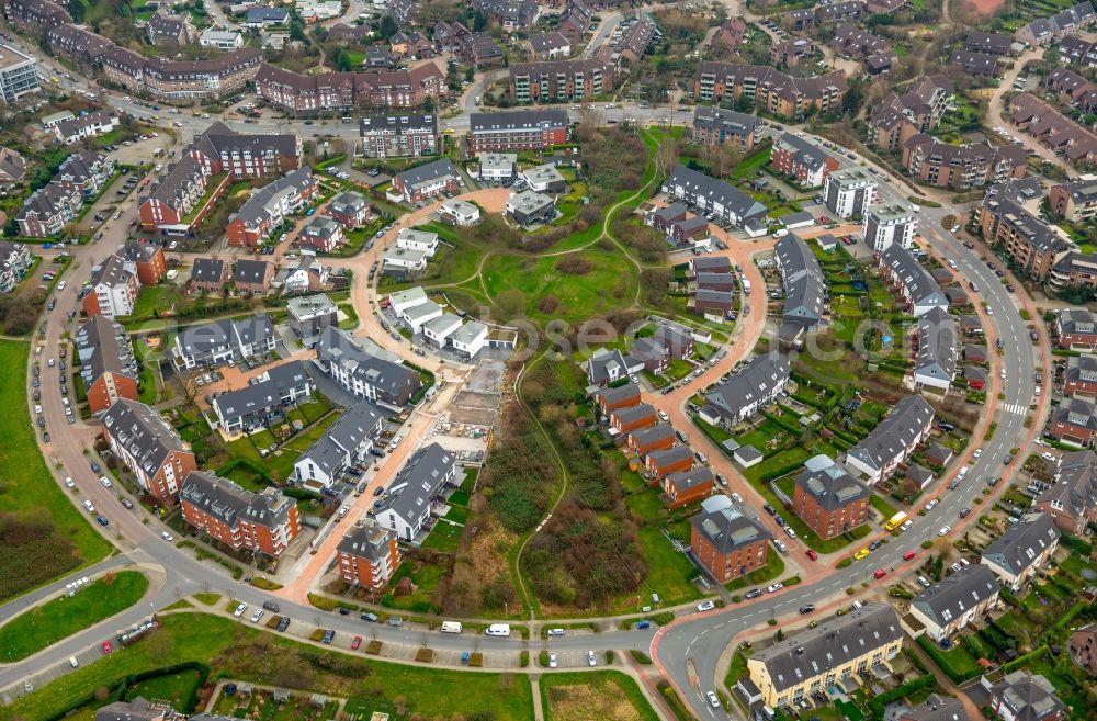 Mülheim an der Ruhr from above - Residential area of a multi-family house settlement Luxemburger Allee in Muelheim an der Ruhr in the state North Rhine-Westphalia