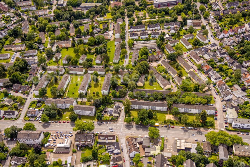 Mülheim an der Ruhr from above - Residential area of the multi-family house settlement in Muelheim on the Ruhr at Ruhrgebiet in the state North Rhine-Westphalia, Germany