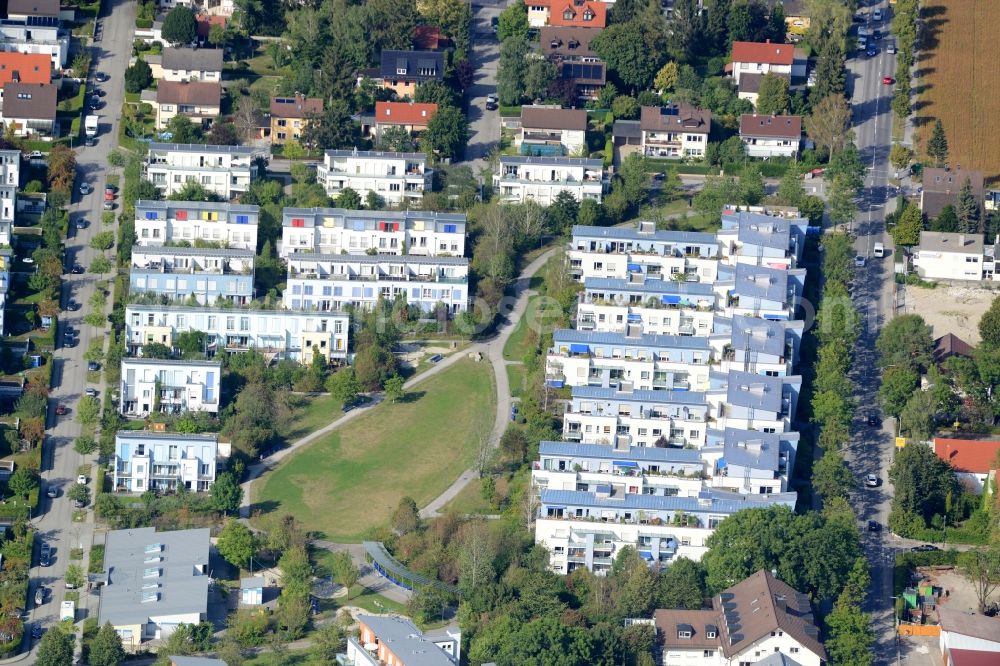 München from above - Residential area of a multi-family house settlement between the Haniklstrasse and the street Am Mitterfeld in Munich in the state Bavaria