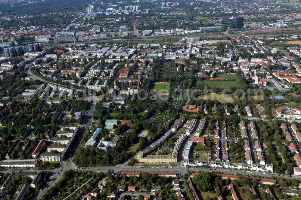 München, Berg am Laim from the bird's eye view: Residential area of a multi-family house settlement Bad-Schachener Strasse Ecke Echardinger Strasse in Muenchen, Berg am Laim in the state Bavaria