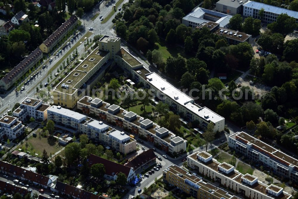 Aerial image München, Berg am Laim - Residential area of a multi-family house settlement Bad-Schachener Strasse Ecke Echardinger Strasse in Muenchen, Berg am Laim in the state Bavaria