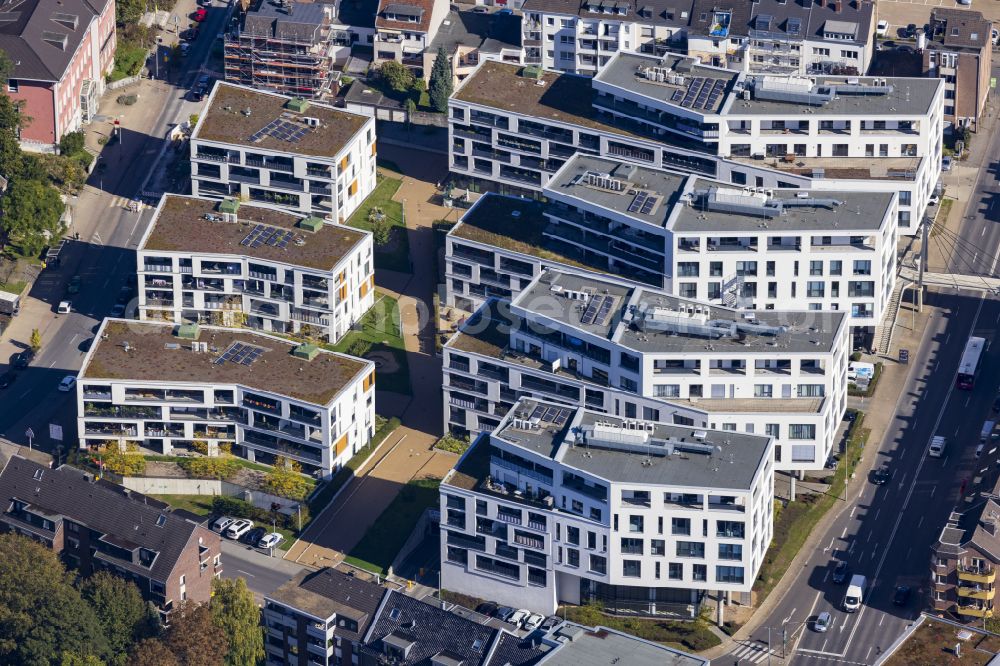 Aerial image Mönchengladbach - Residential area of the multi-family housing estate Areal der Roermonder Hoefe on the street An der Lingenmuehle in Moenchengladbach in the federal state of North Rhine-Westphalia, Germany