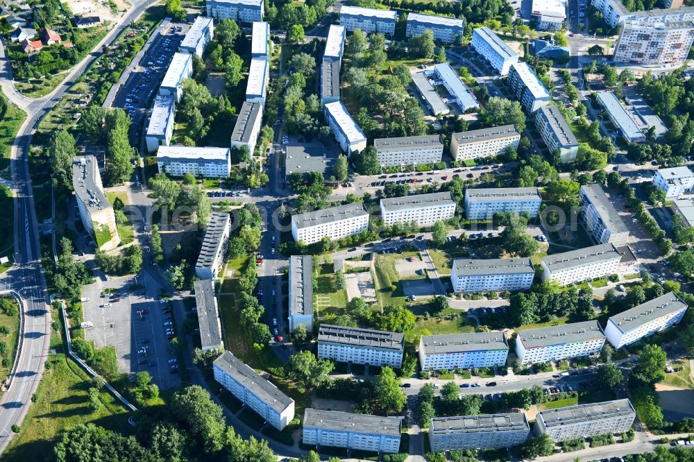 Neubrandenburg from the bird's eye view: Residential area of the multi-family house settlement in Neubrandenburg in the state Mecklenburg - Western Pomerania, Germany