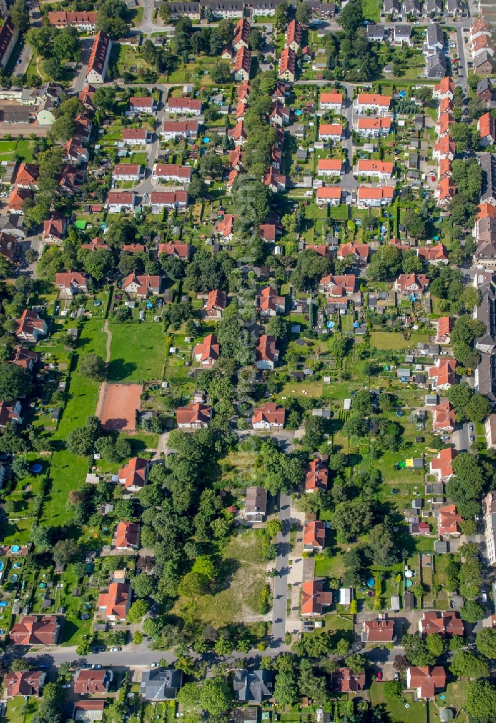 Aerial image Lünen - Residential area of the multi-family house settlement Neue Kolonie Brambauer in Luenen in the state North Rhine-Westphalia