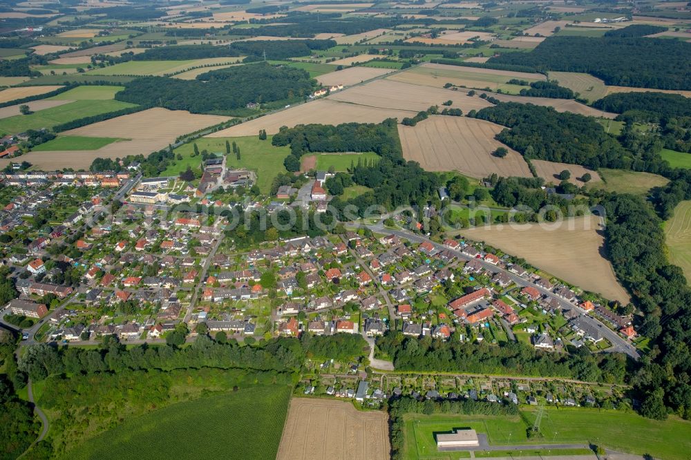 Hamm from above - Residential area of the multi-family house settlement Neue Kolonie Heessen in Hamm in the state North Rhine-Westphalia