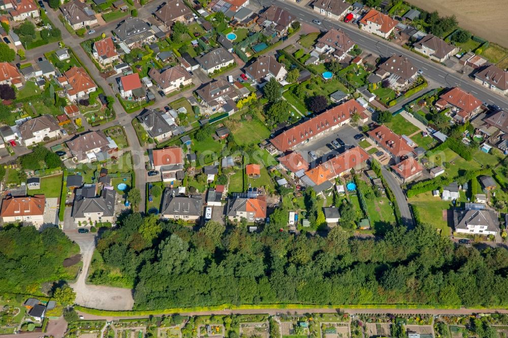 Aerial image Hamm - Residential area of the multi-family house settlement Neue Kolonie Heessen in Hamm in the state North Rhine-Westphalia