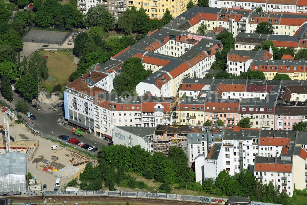 Aerial photograph Berlin - Residential area of a multi-family house settlement Noeldnerstrasse - Tuerrschmidtstrasse in the district Lichtenberg in Berlin, Germany