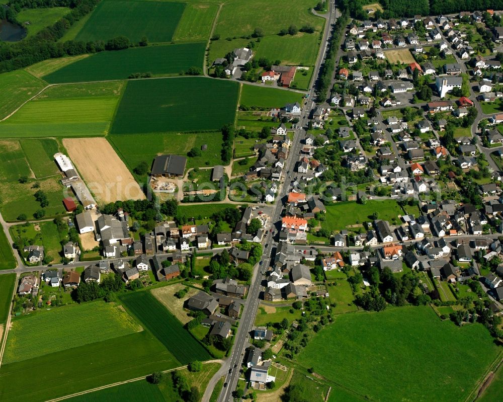 Oberzeuzheim from the bird's eye view: Residential area of the multi-family house settlement in Oberzeuzheim in the state Hesse, Germany