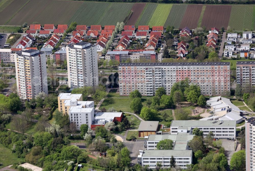 Erfurt from above - Residential area of the multi-family house settlement on Warschauer Strasse in the district Berliner Platz in Erfurt in the state Thuringia, Germany