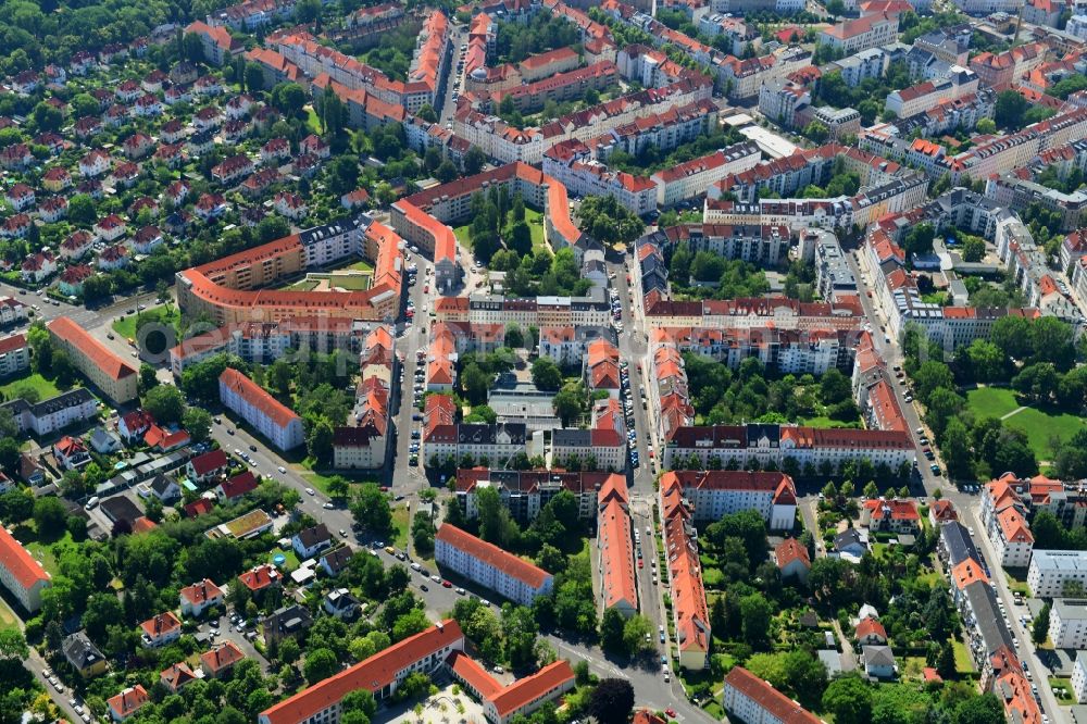 Aerial photograph Leipzig - Residential area of the multi-family house settlement along the Rudi-Opitz-Strasse - Viertelsweg in the district Gohlis-Mitte in Leipzig in the state Saxony, Germany