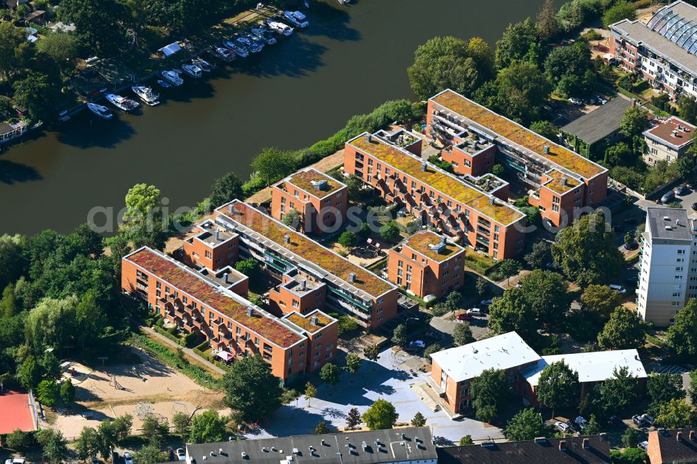 Aerial photograph Hamburg - Residential area of the multi-family house settlement on street Steinbeker Strasse on bille river in the district Hamm in Hamburg, Germany