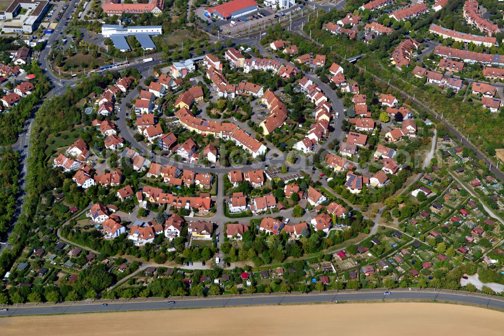 Aerial photograph Würzburg - Residential area of the multi-family house settlement in the district Heuchelhof in Wuerzburg in the state Bavaria, Germany