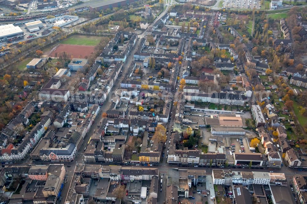 Aerial photograph Duisburg - Residential area of a multi-family house settlement in the district Marxloh in Duisburg in the state North Rhine-Westphalia