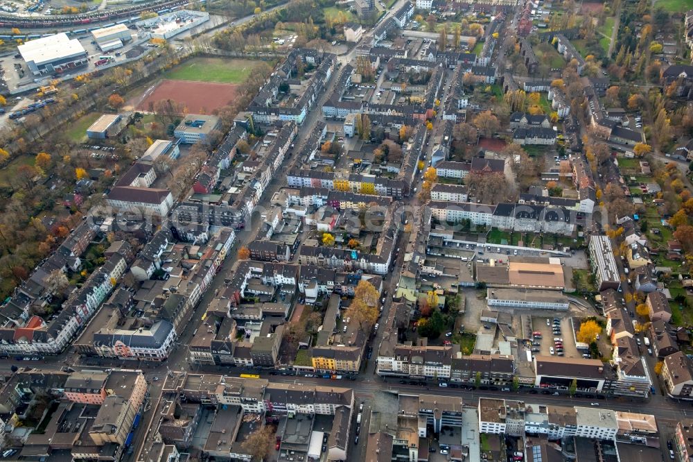 Duisburg from above - Residential area of a multi-family house settlement in the district Marxloh in Duisburg in the state North Rhine-Westphalia