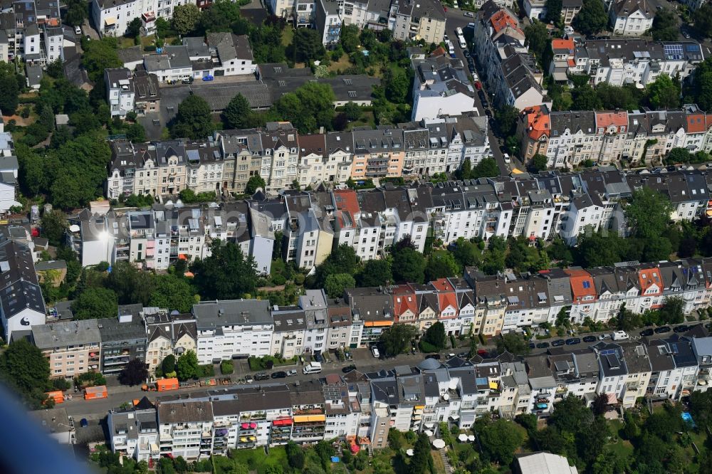 Bonn from the bird's eye view: Roof and wall structures in residential area of a multi-family house settlement in the district Poppelsdorf in Bonn in the state North Rhine-Westphalia, Germany