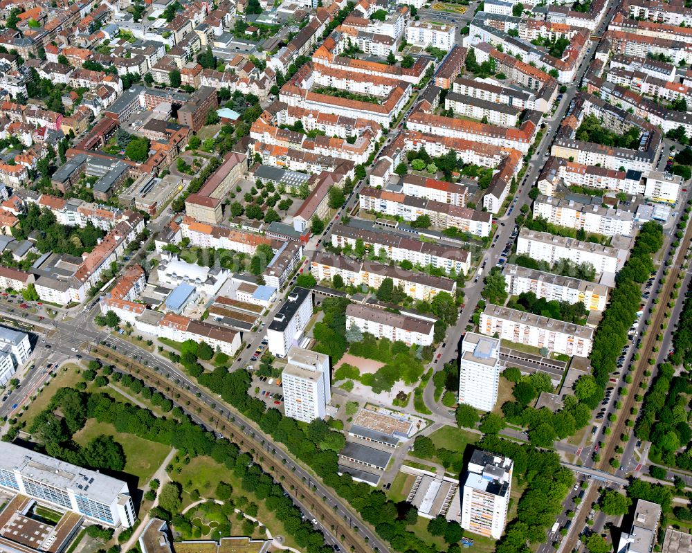 Aerial image Karlsruhe - Residential area of the multi-family house settlement in the district Suedweststadt in Karlsruhe in the state Baden-Wuerttemberg, Germany