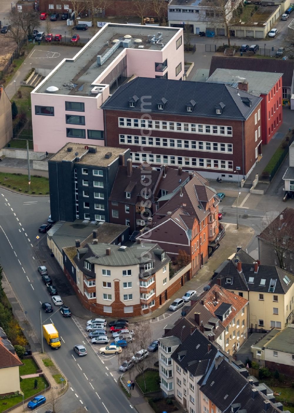 Bochum from the bird's eye view: Residential area of the multi-family house settlement on Marienstrasse - Am Krankenhaus in the district Wattenscheid in Bochum in the state North Rhine-Westphalia, Germany