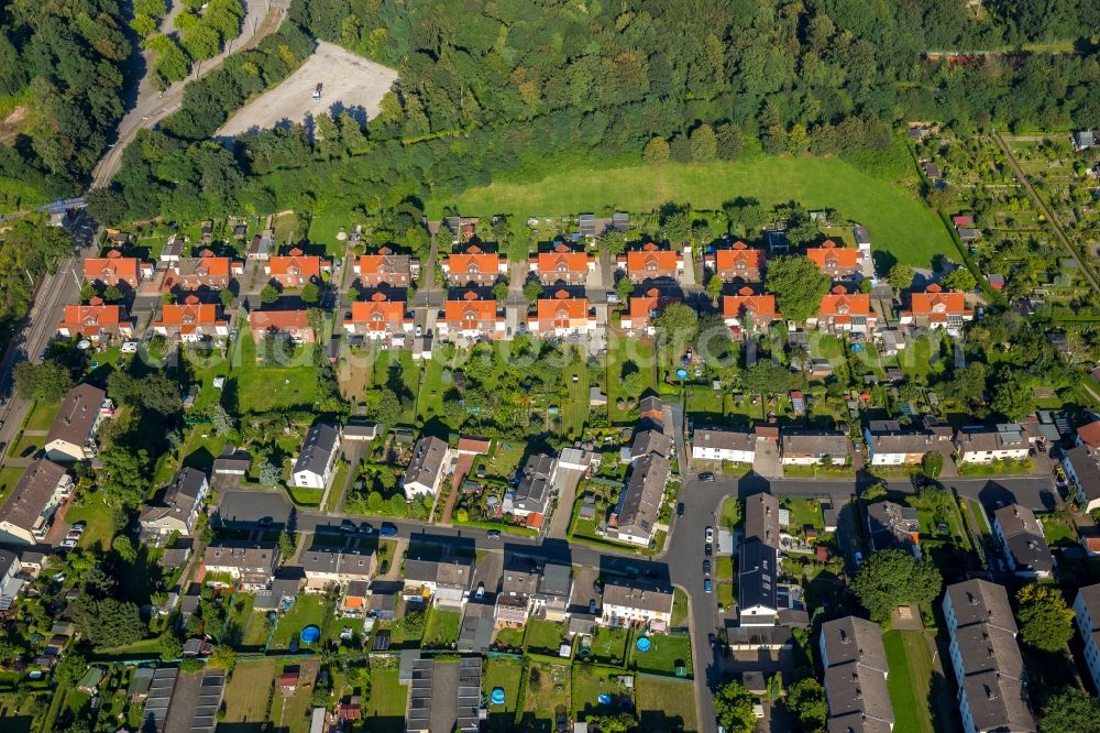 Essen from the bird's eye view: Residential area of a multi-family house settlement Ottekampshof in Essen in the state North Rhine-Westphalia