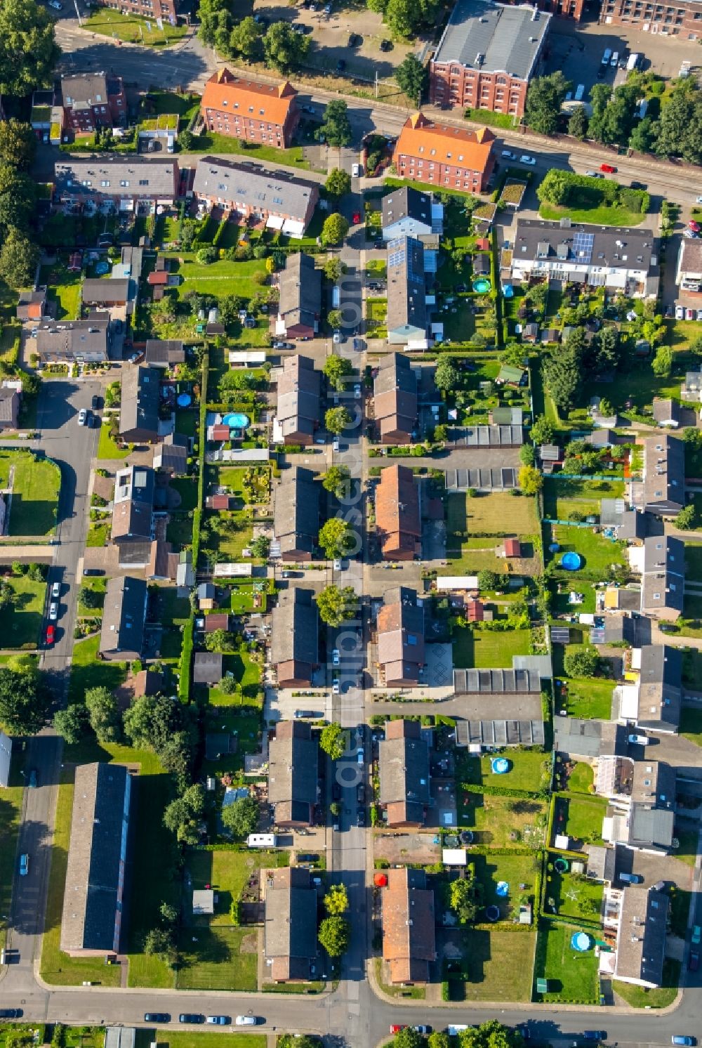 Aerial photograph Essen - Residential area of a multi-family house settlement Ottekampshof in Essen in the state North Rhine-Westphalia