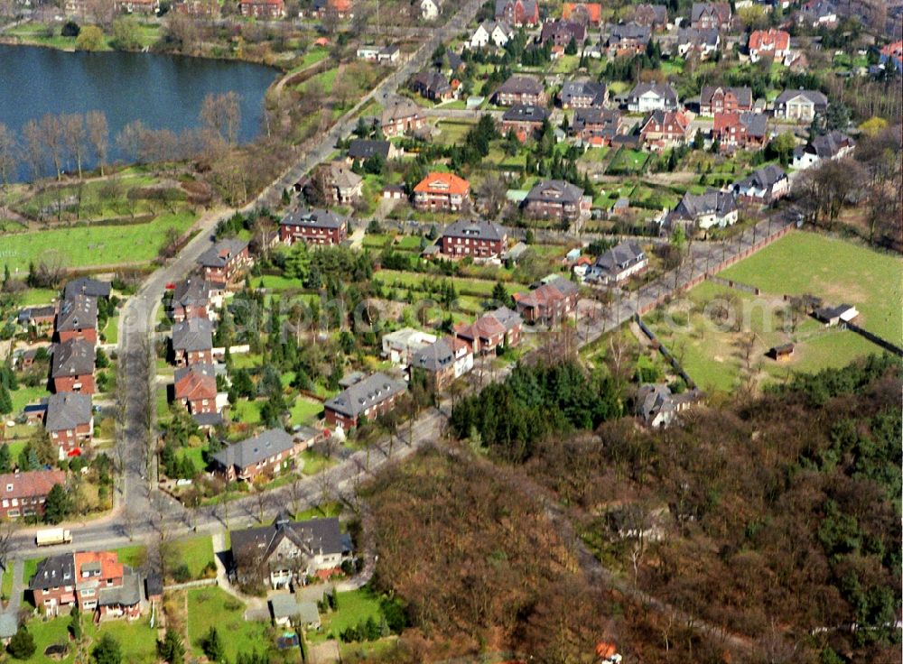 Aerial image Kamp-Lintfort - Residential area of the multi-family house settlement Am Pappelsee in the district Niersenbruch in Kamp-Lintfort in the state North Rhine-Westphalia