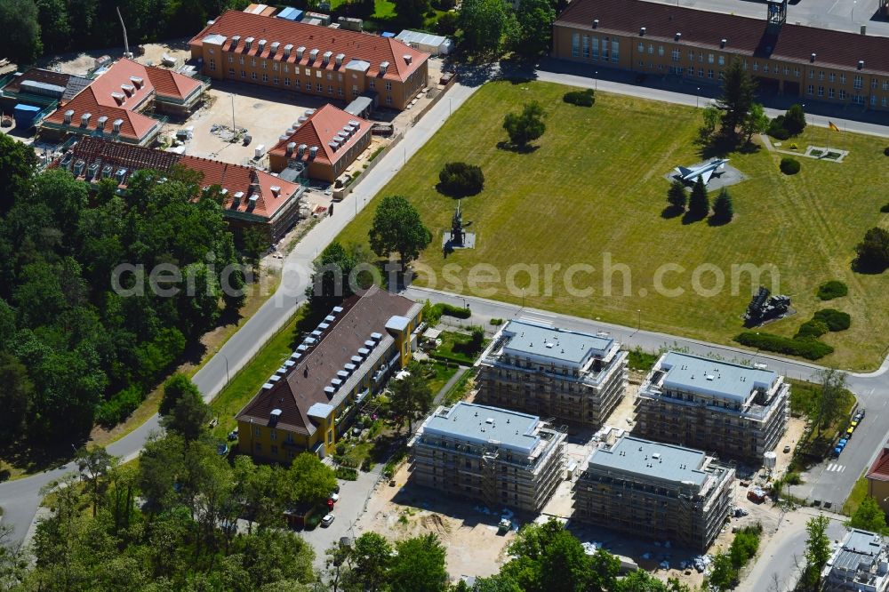 Aerial image Berlin - Residential area of the multi-family house settlement Parkviertelalle - Amberbaumallee in the district Kladow in Berlin, Germany