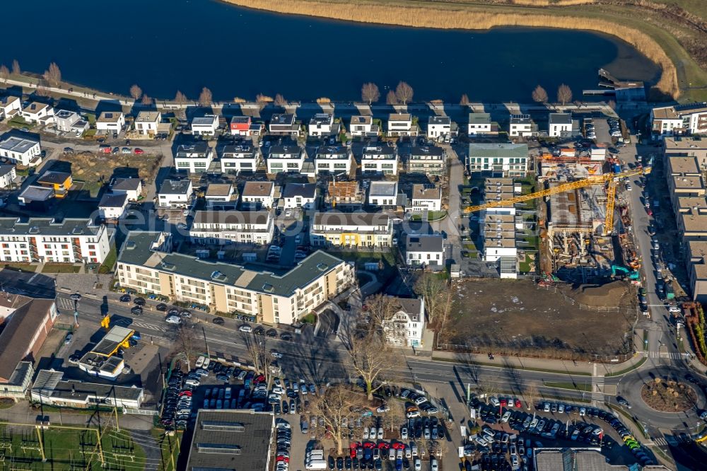 Aerial image Dortmund - Residential area of the multi-family house Settlement at shore Areas of lake Phoenix See in the district Hoerde in Dortmund in the state North Rhine-Westphalia, Germany