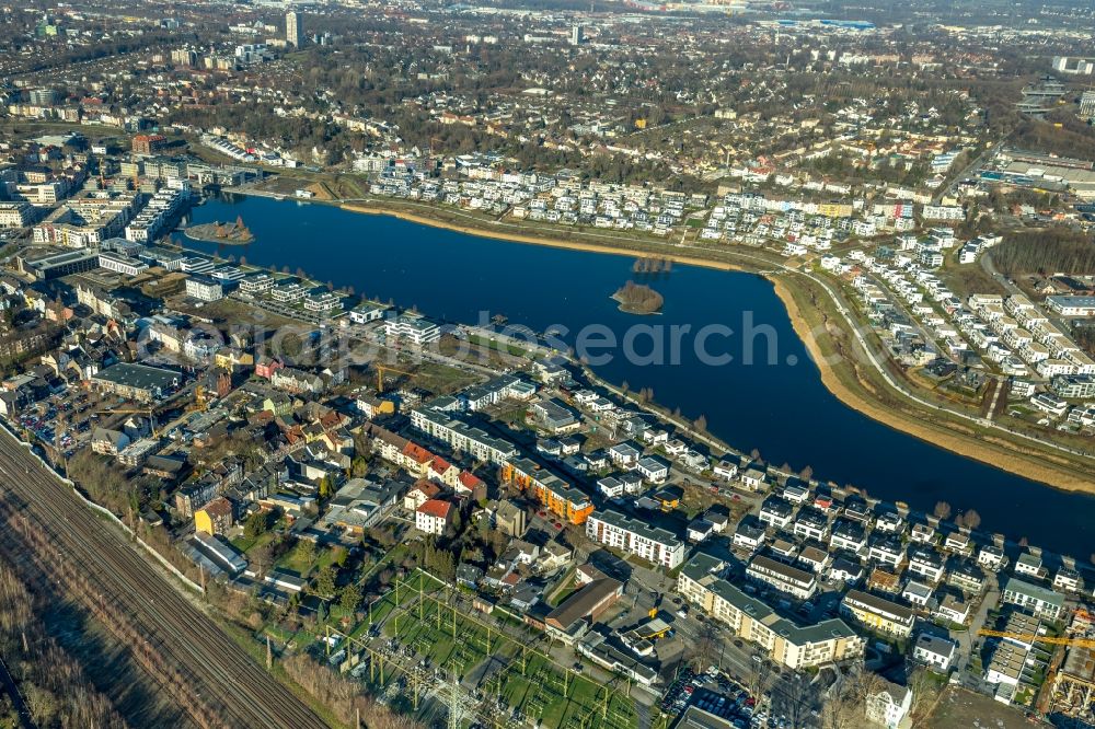 Dortmund from the bird's eye view: Residential area of the multi-family house Settlement at shore Areas of lake Phoenix See in the district Hoerde in Dortmund in the state North Rhine-Westphalia, Germany