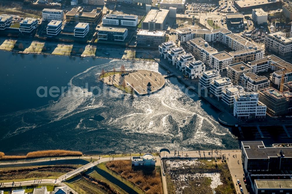 Dortmund from above - Residential area of the multi-family house Settlement at shore Areas of lake Phoenix See in the district Hoerde in Dortmund in the state North Rhine-Westphalia, Germany