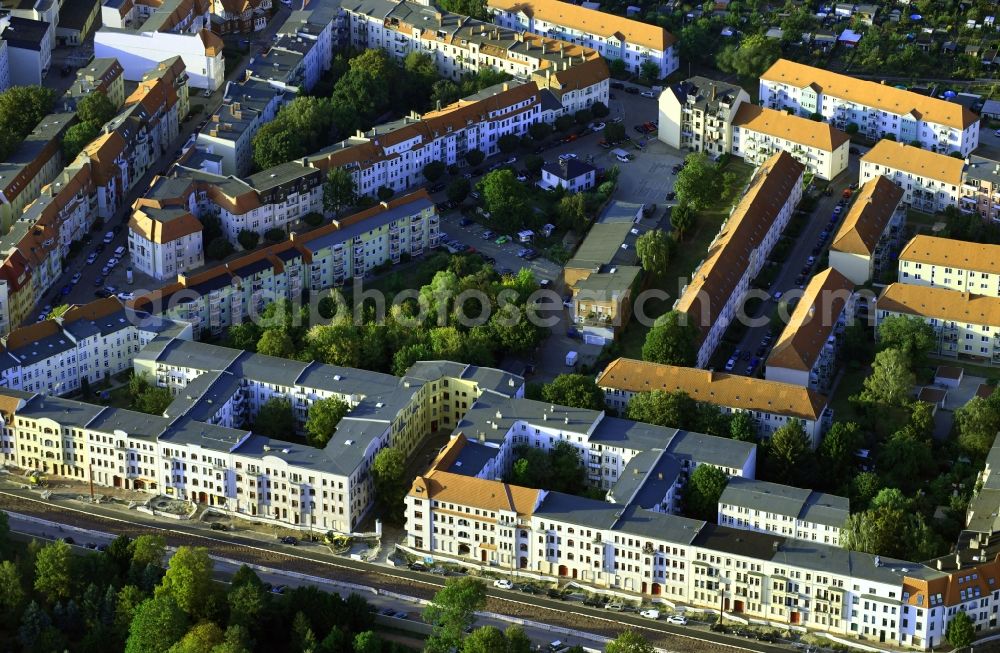 Aerial photograph Magdeburg - Residential area of the multi-family house settlement Raiffeisenstrasse - Schaefferstrasse - Helmholtzstrasse in Magdeburg in the state Saxony-Anhalt, Germany