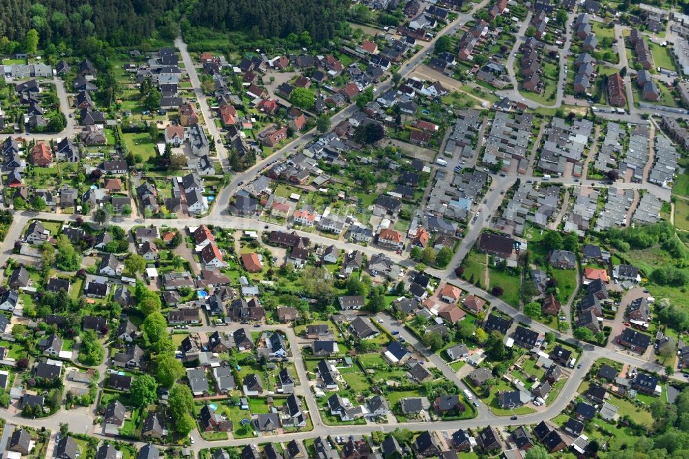 Ratekau from above - Roof and wall structures in residential area of a multi-family house settlement Dorfstrasse in Ratekau in the state Schleswig-Holstein